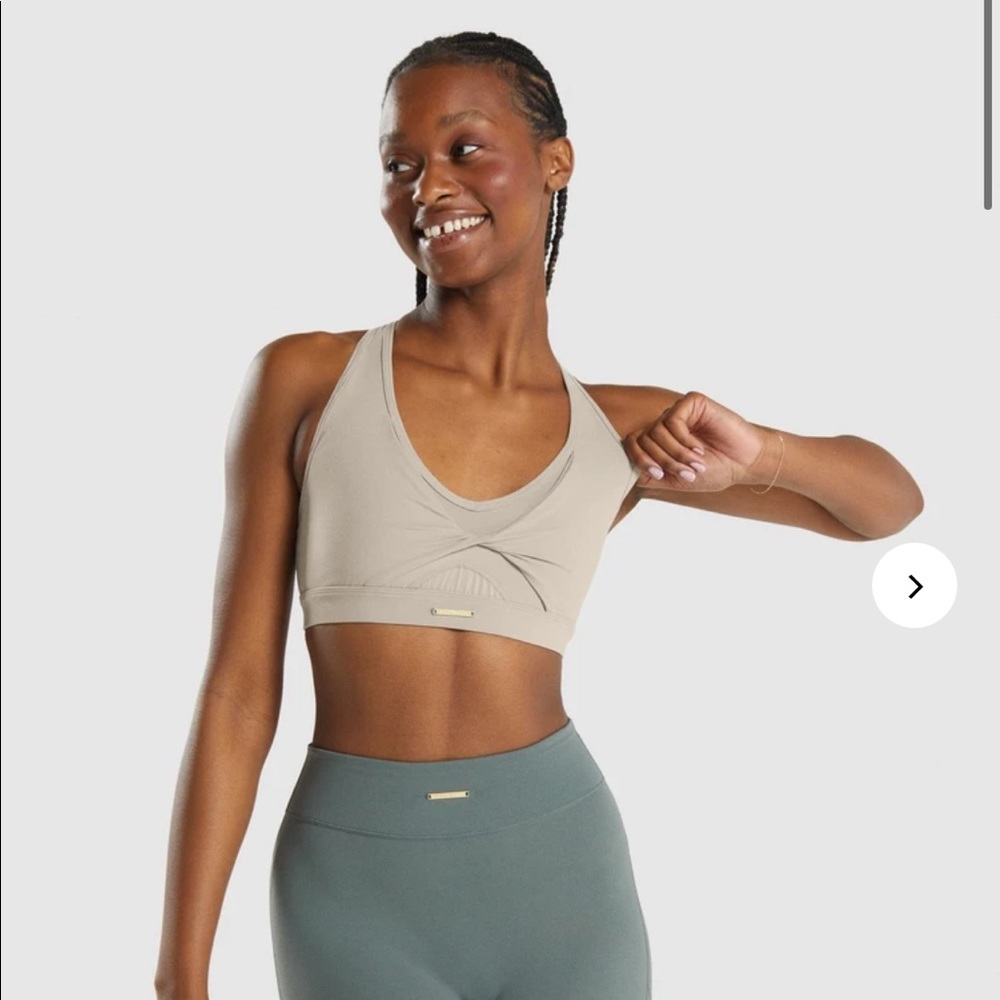 Whitney Simmons V3 sports bra